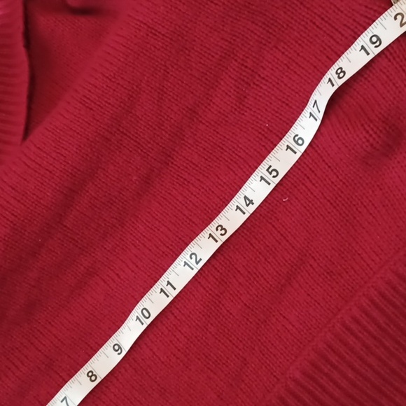 💙🌺Cozy Red Cowl Neck Sweater - Picture 11 of 12